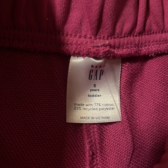 Kids Gap shorts - Picture 2 of 3